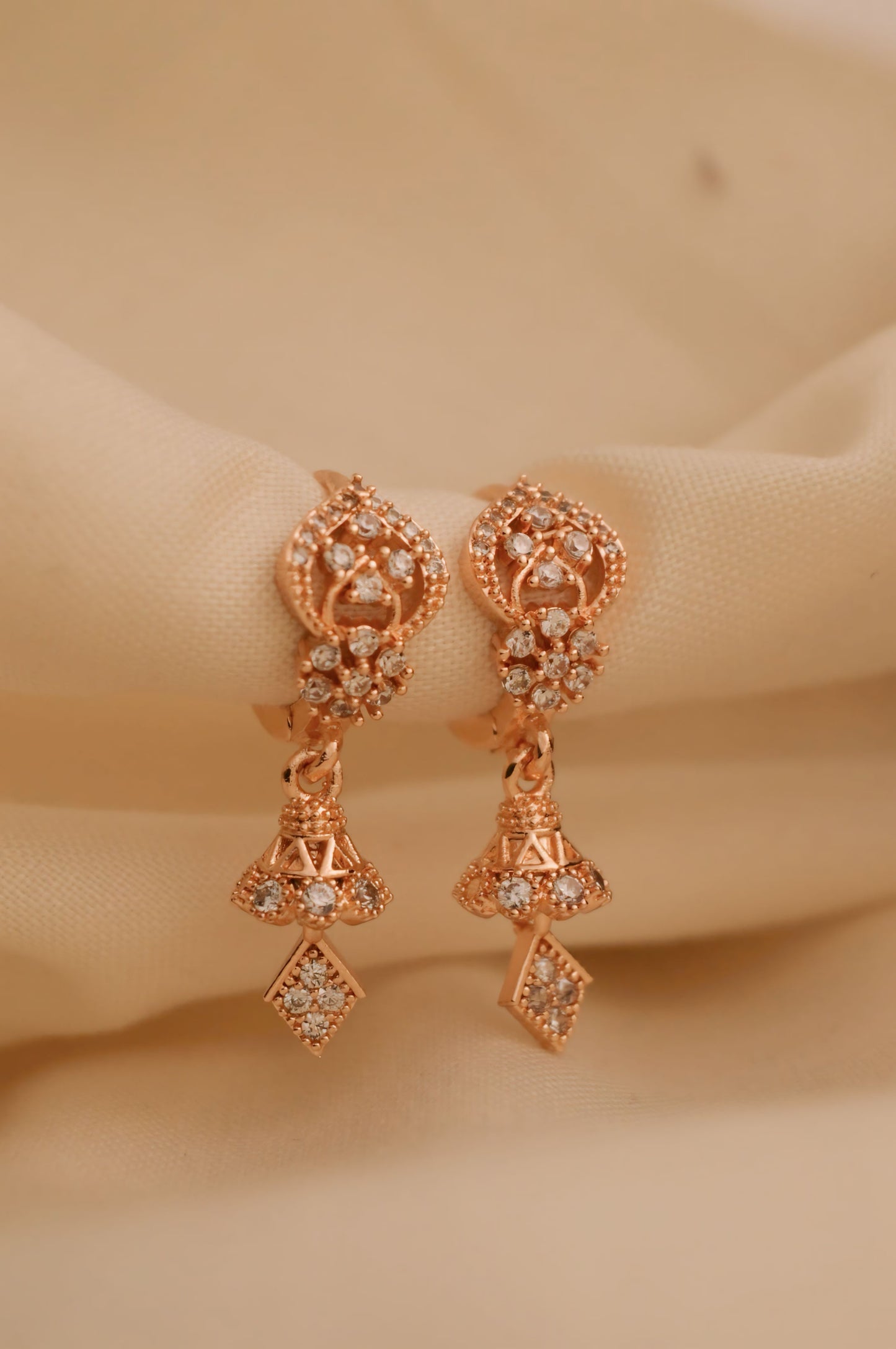 DIGITAL ZIRCON EARRING-20 (WHITE)